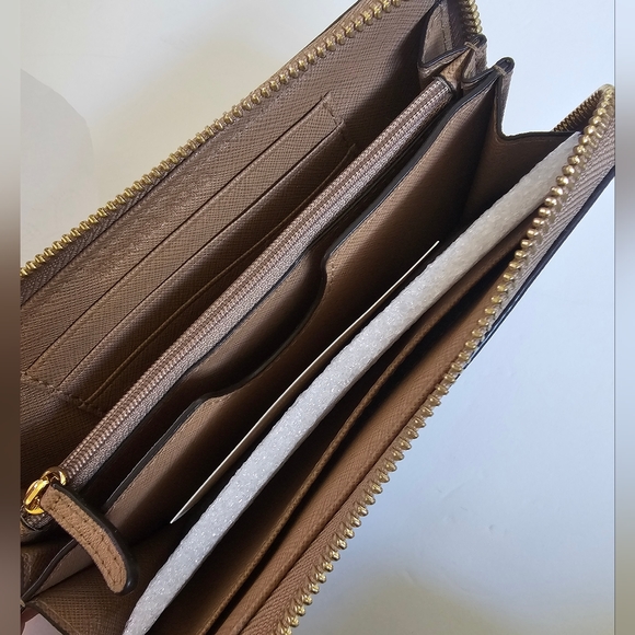 Michael Kors Zip Wallet - Khaki - Picture 5 of 7